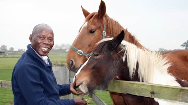 Fallece Enos Mafokate, el primer campeón negro de salto ecuestre de Sudáfrica