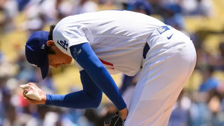 Dodgers sopesan dar descanso a Shohei Ohtani