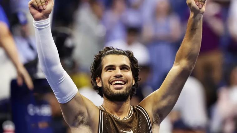 Carlos Alcaraz alcanza la tercera ronda del Abierto de Estados Unidos