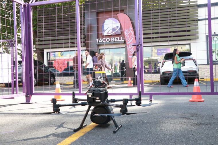 Entregas de comida con drones llegan a Santo Domingo: el pedido tarda menos de dos minutos