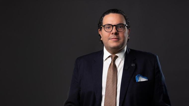 Luis Abinader designa a Víctor Cedeño Brea como nuevo superintendente de Bancos