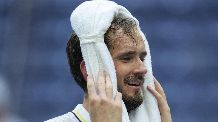 Daniil Medvedev protesta decisión del árbitro del US Open