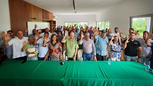Sector externo de la Fuerza Del Pueblo juramenta estructura provincial en Sánchez Ramírez