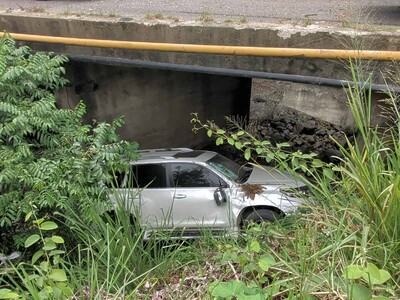 Gobernadora de Dajabón sufre aparatoso accidente en puente de Bánica