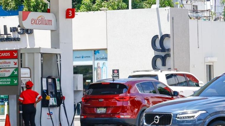 Gobierno anuncia precios de los combustibles, con el petróleo por encima de 90 dólares el barril