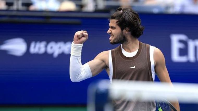 Carlos Alcaraz y Aryna Sabalenka alcanzan los cuartos de final del US Open