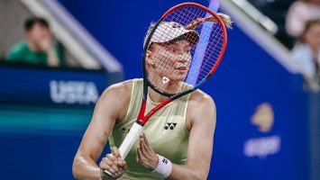 Rybakina elimina a Osaka y queda a una victoria de asaltar el número 1 de la WTA