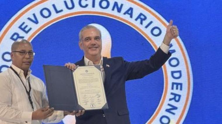 Luis Abinader queda juramentado como presidente del PRM: así quedó el tablero de nuevas autoridades
