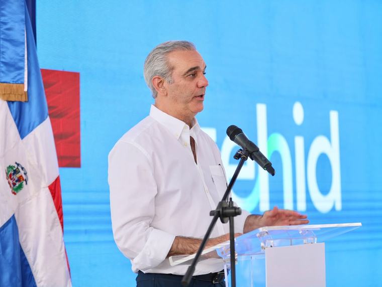 Presidente Abinader entrega carretera El Rubio–Los Corocitos