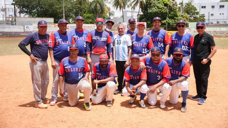 Amigos de Bolivar y Reales de Romerillo dividen en softbol