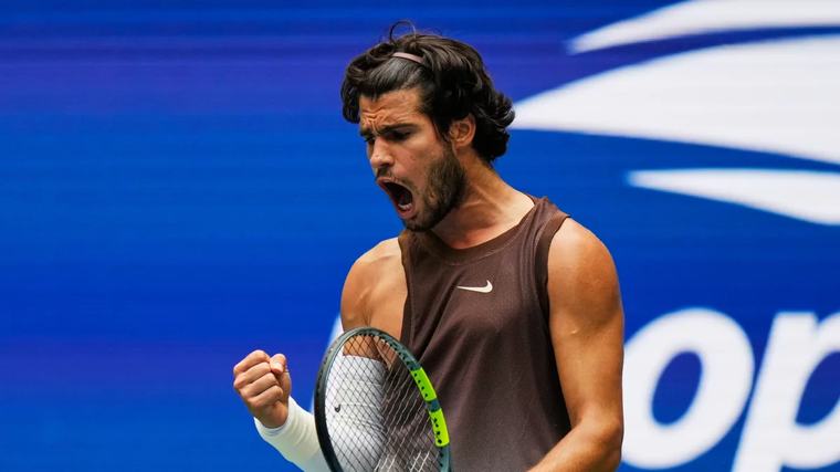 Carlos Alcaraz luce totalmente recuperado en regreso a Grand Slam