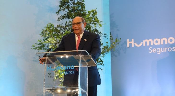 Mescyt exhorta empresas a financiar becas: “La mejor inversión que se puede hacer es la educación”
