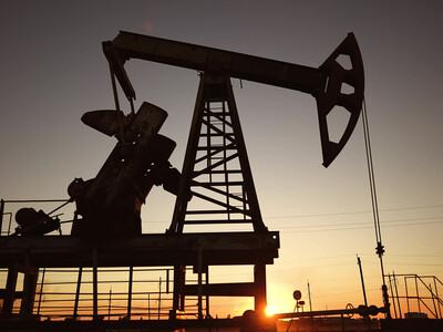 El petróleo se acerca a US$100 ante escalada entre EE. UU. e Irán