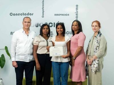 Beca a la excelencia Docalsa para estudiante de ingeniería industrial