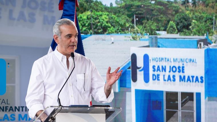 Presidente Abinader afirma que Sajoma y sus distritos, en términos de salud, no tienen por qué envidiarle nada a ningún lugar del país